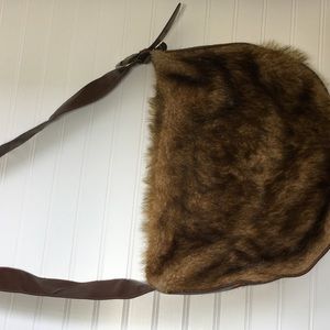 ☀️Lulu furry purse